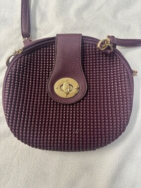 Women’s Vintage Round Crossbody Bag in Deep Plum